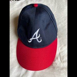 ATLANTA BRAVES BASEBALL CAP RENEW MERCHANDISE NAVY BLUE AND RED